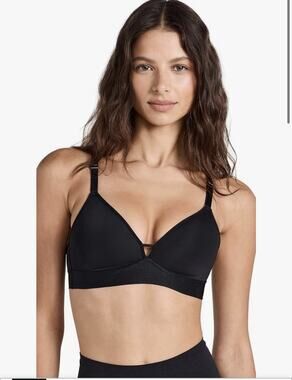 LIVELY The Spacer Bra 42667 Wireless Black Soft Cup 38DD Comfort Bra